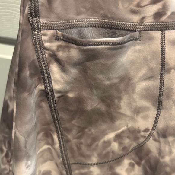 Lululemon Tie-Dye Leggings - Picture 7 of 8